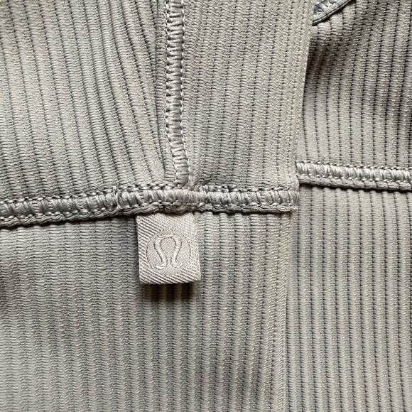 Lululemon tank top - Picture 3 of 5